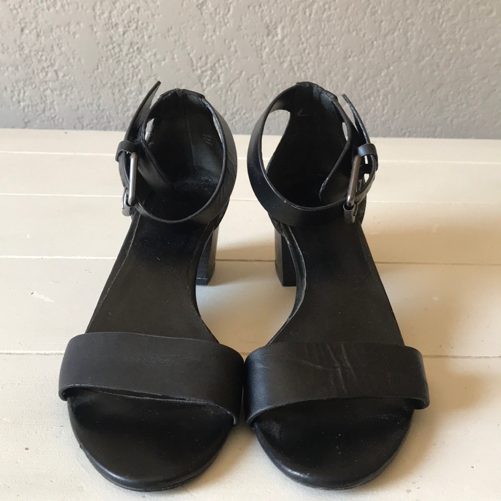 Charles by Charles David Black heeled sandals